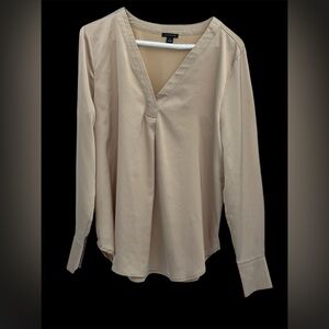 Ann Taylor Cream/ Gold Silky feeling V-Neck Blouse- medium- Elegant